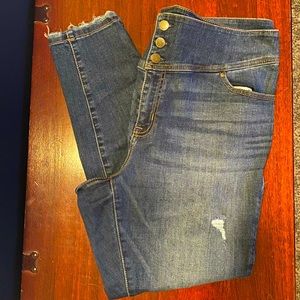 NWOT Lane Bryant Flex Magic Waistband Distressed High-Rise Jegging